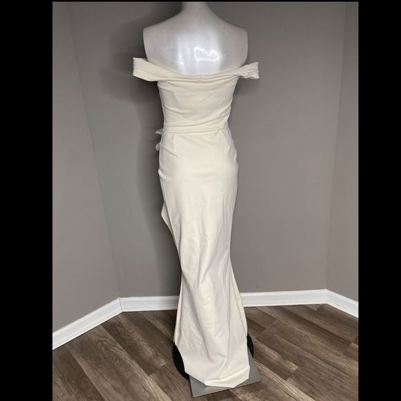 NWT Chiara Boni La Petite Robe Radoslava Off-The-Shoulder Wrap Gown SIZE 2 $1090 - Picture 9 of 11